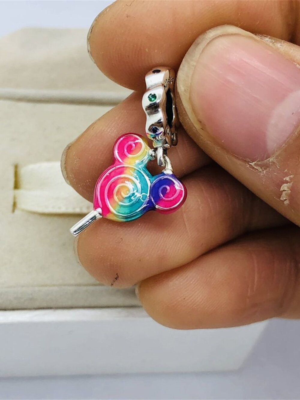 ✨🔥PANDORA Disney lollipop ear mickey charm - Picture 2 of 5